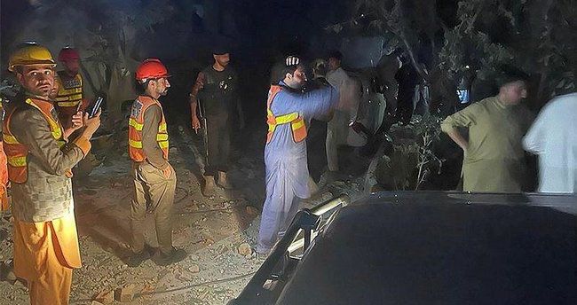 Pakistanda polis idarəsində partlayış baş verib: 13 ÖLÜ, 50 YARALI