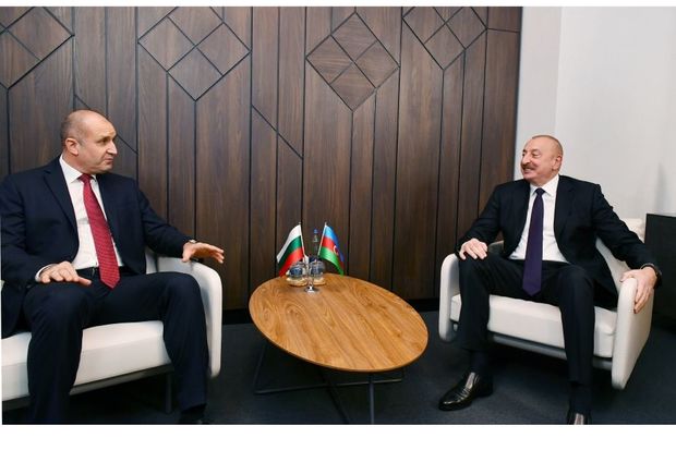 İlham Əliyevlə Rumen Radev arasında təkbətək görüş olub - YENİLƏNİB