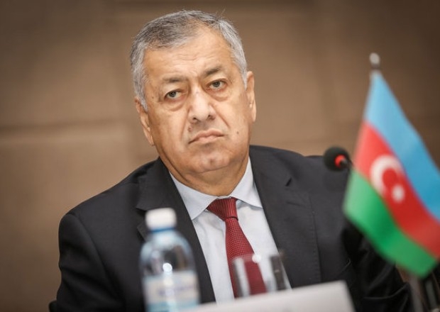 “Mandatını qoy, get!”