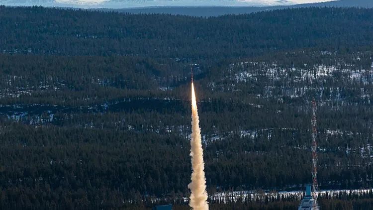 İsveçin atdığı raket Norveçdə qəzaya uğrayıb