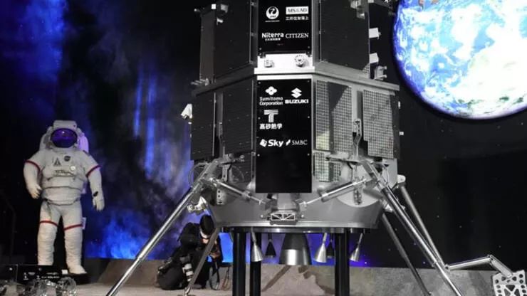 Yapon şirkəti Aya eniş zamanı kosmik gəmi ilə əlaqəni kəsib