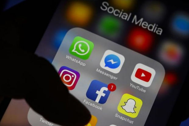 İranda sosial media şəbəkəsinin 40 moderatoru həbs olundu - FOTO