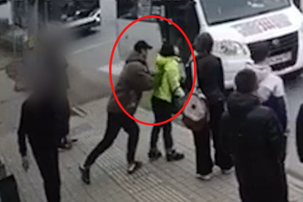 Rusiyada dəhşət: Narkoman həbsinə etiraz olaraq ikinci gözünü də çıxardı - VİDEO