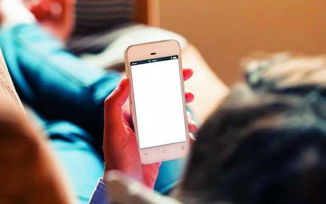 17 yaşlı oğlanı bacısının fotoları ilə şantaj ediblər