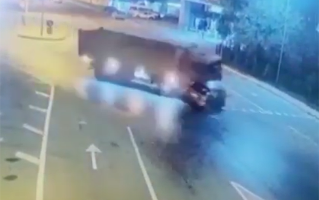 Üç nəfərin öldüyü qəzanın - Videosu