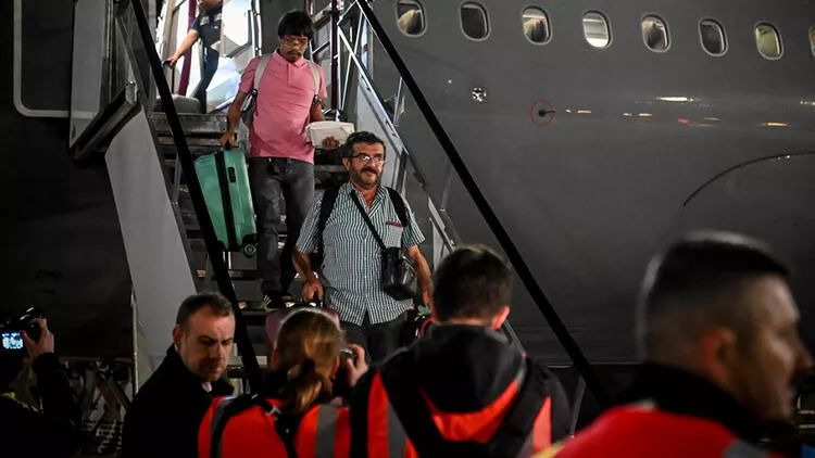 Sudanda təxliyələr davam edir