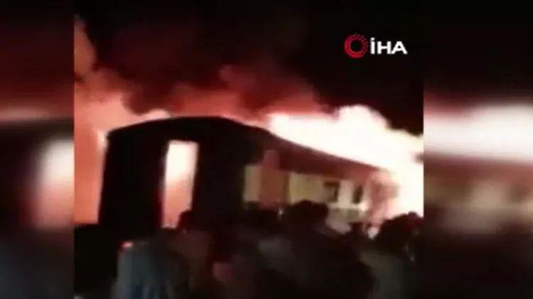 Pakistanda qatarda yanğın baş verib: 7 ÖLÜ