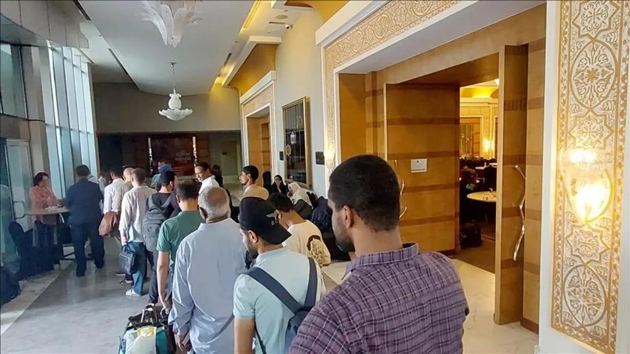 Türkiyədən Sudana evakuasiya etmək üçün gedən təyyarəyə atəş açıldı