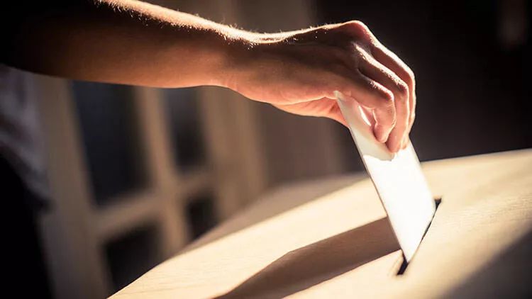 Özbəkistanda Konstitusiya dəyişikliyi 90 faiz səslə təsdiqlənib