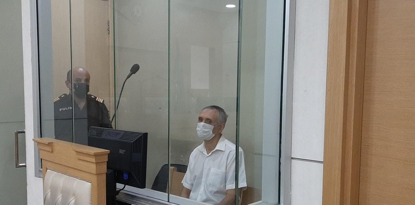 Prokuror 10 yaşlı Nərmin Quliyevanı qətlə yetirməkdə təqsirləndirilən şəxsə 20 il həbs cəza istəyib