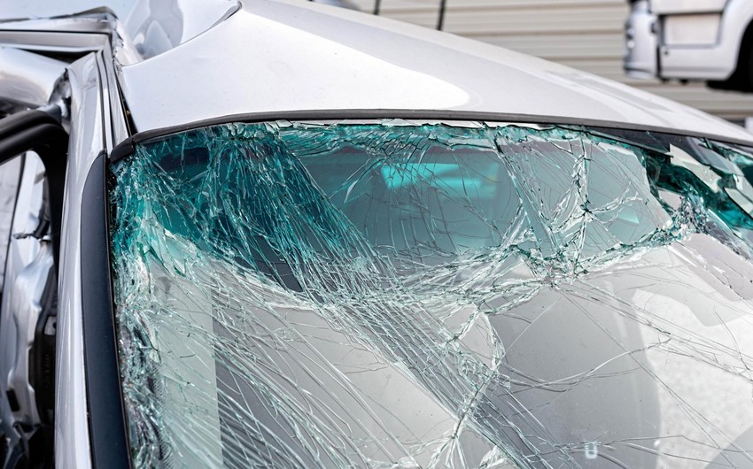 Mingəçevirdə avtomobillər toqquşub, ölən var