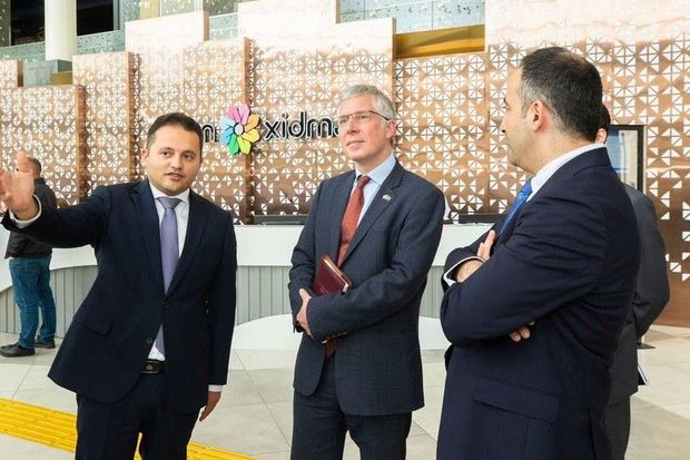 Britaniya səfiri “ASAN xidmət”də olub - FOTO