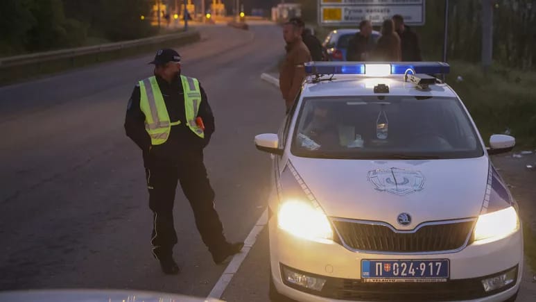 Serbiyada silahlı hücum: 8 ÖLÜ 13 YARALI VAR