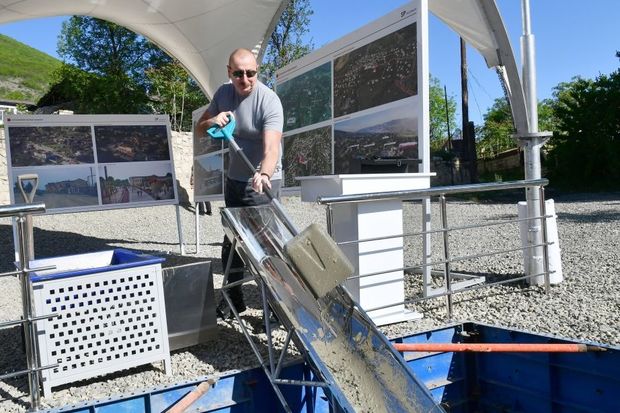 Prezident Tuğda İnzibati Mərkəzin təməlini qoyub
