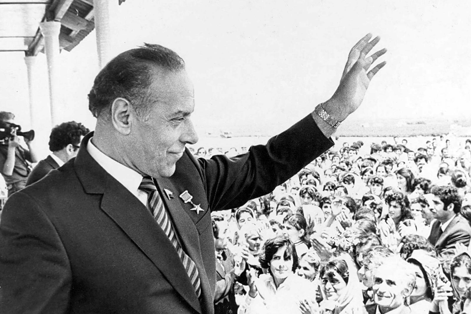 HEYDƏR ƏLİYEVİN BÖYÜK QAYIDIŞI - O, Azərbaycan 100 ilinin ən parlaq qalibiyyət simvoludur