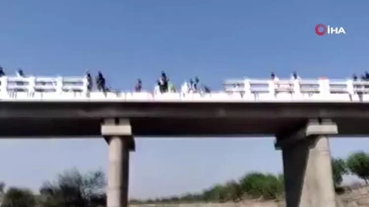 Hindistanda avtobus körpünün üstündən çaya düşüb: 22 ÖLÜ