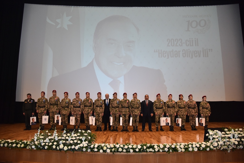 Ulu Öndər Heydər Əliyevin anadan olmasının 100 illiyinə həsr olunmuş tədbir keçirilib