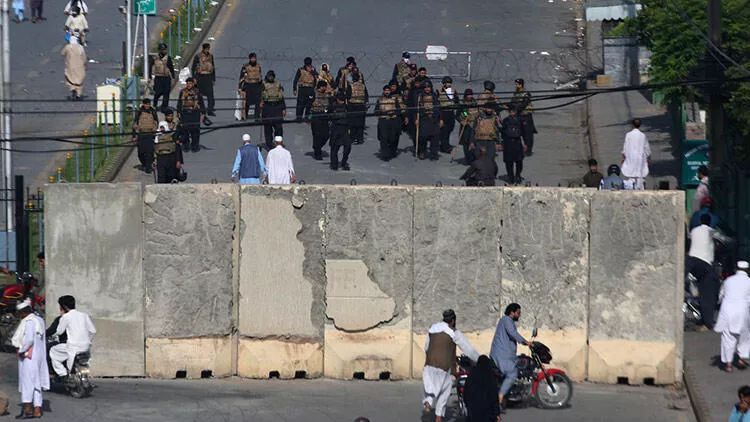 Pakistanda İmran Xan etirazlarında ölənlərin sayı 9-a çatıb