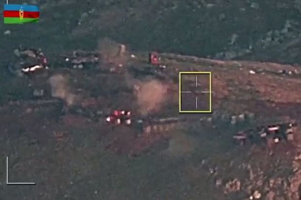 Azərbaycan Ordusunun düşmənin hərbi infrastrukturunu məhv etməsinin görüntüləri - VİDEO