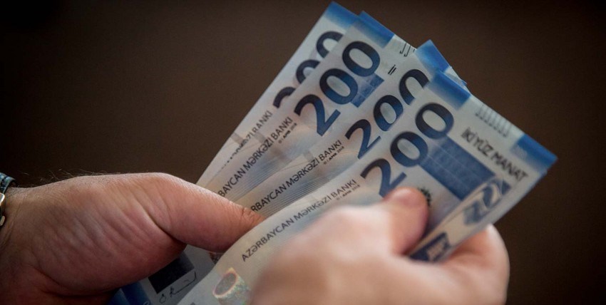 Gömrük Komitəsinin sabiq vəzifəli şəxsinin rüşvəti necə aldığı məlum olub