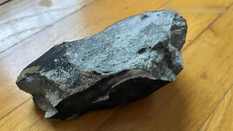 Evə 4,5 milyard illik meteorit düşüb