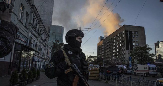 Rusiya qüvvələri Kiyevə pilotsuz təyyarə və raket hücumu həyata keçirib