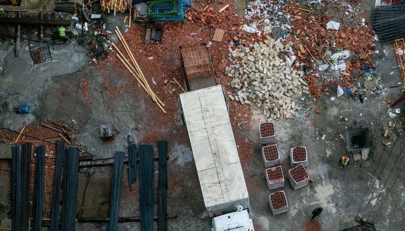 Xırdalanda tikinti şirkətindən 20 000 manatlıq inşaat materialları oğurlanıb