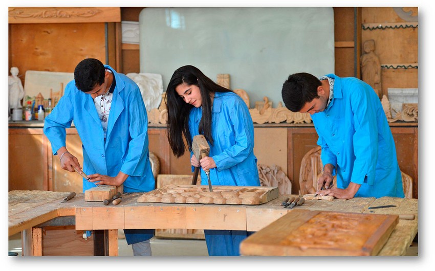 Peşə liseyləri məzunlarının yekun attestasiyası aparılıb