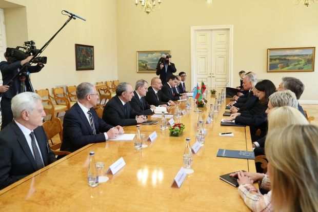 Vilnüsdə İlham Əliyevin litvalı həmkarı ilə geniş tərkibdə görüşü keçirilib - YENİLƏNİB + FOTO