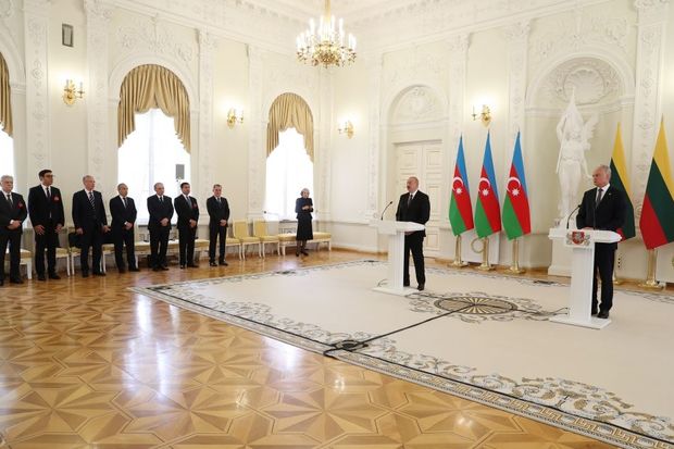 İlham Əliyev və Gitanas Nauseda Azərbaycan-Litva Biznes Forumunda iştirak edirlər