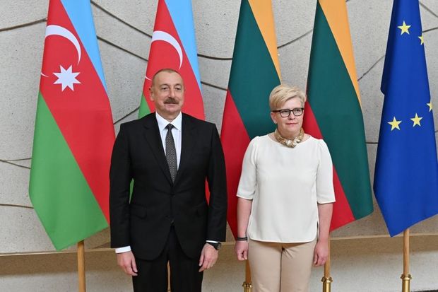 Vilnüsdə İlham Əliyevin Litvanın baş naziri ilə görüşü başlayıb - FOTO