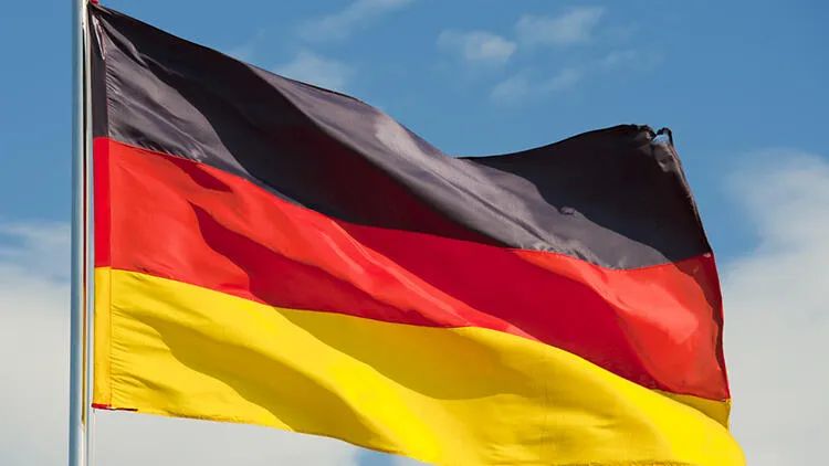 Almaniyada “irqçilik var” deyən türk işdən qovulub