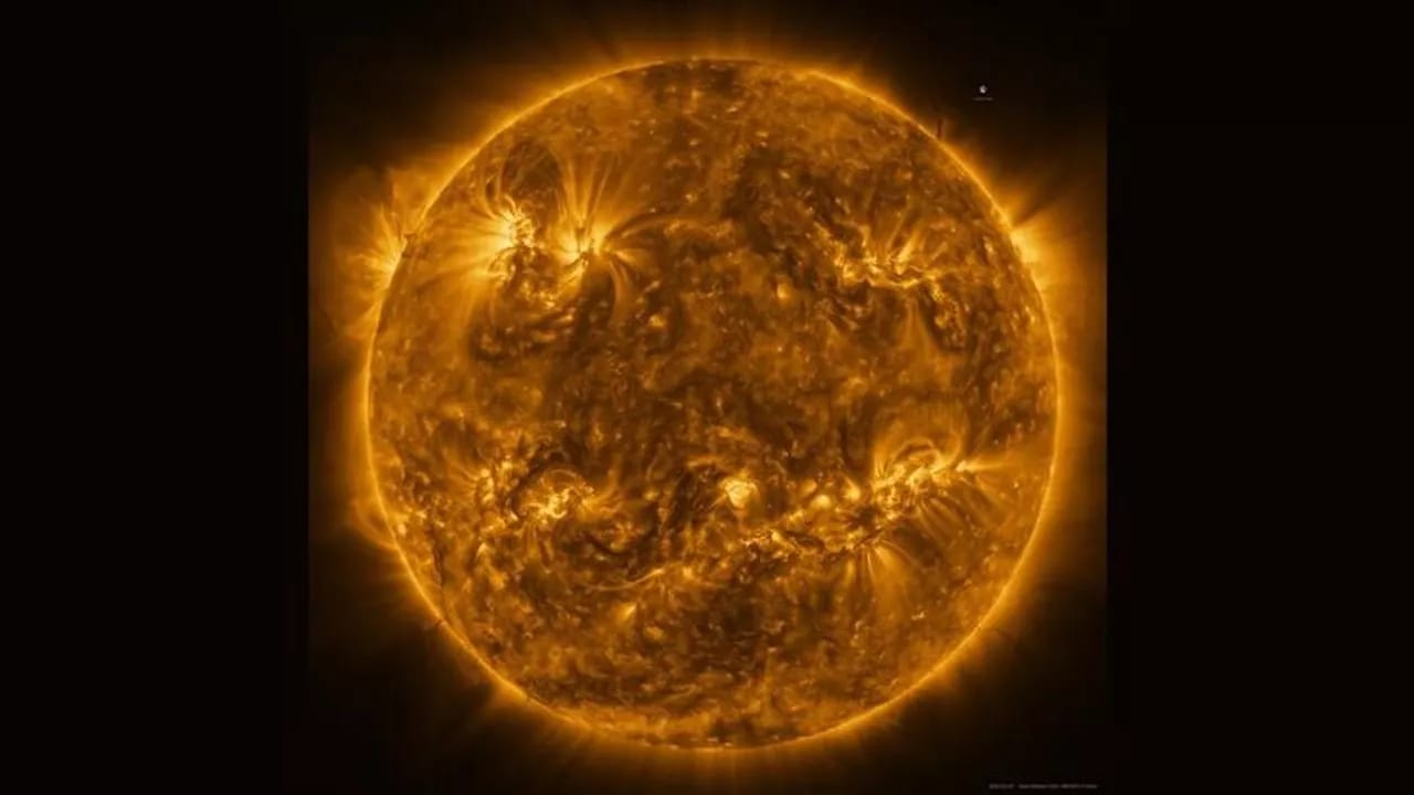 Günəşin səthində Yerdən 4 dəfə böyük olan dəlik görüldü