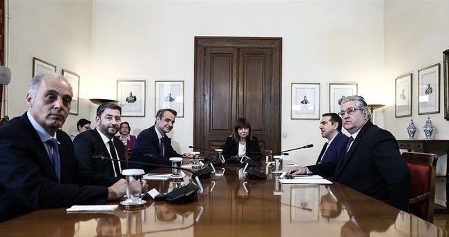 Yunanıstanda müvəqqəti hökumət başlayır