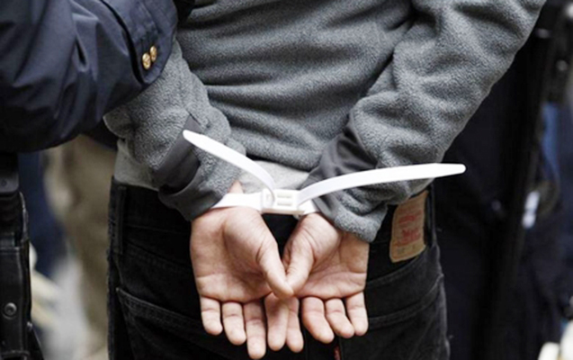 Evə getməyə pul vermədikləri üçün söydü, həbs edildi