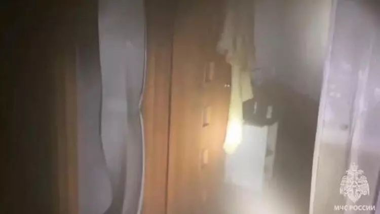 Yanğınsöndürən 8 yaşlı uşağı yanğından xilas edib