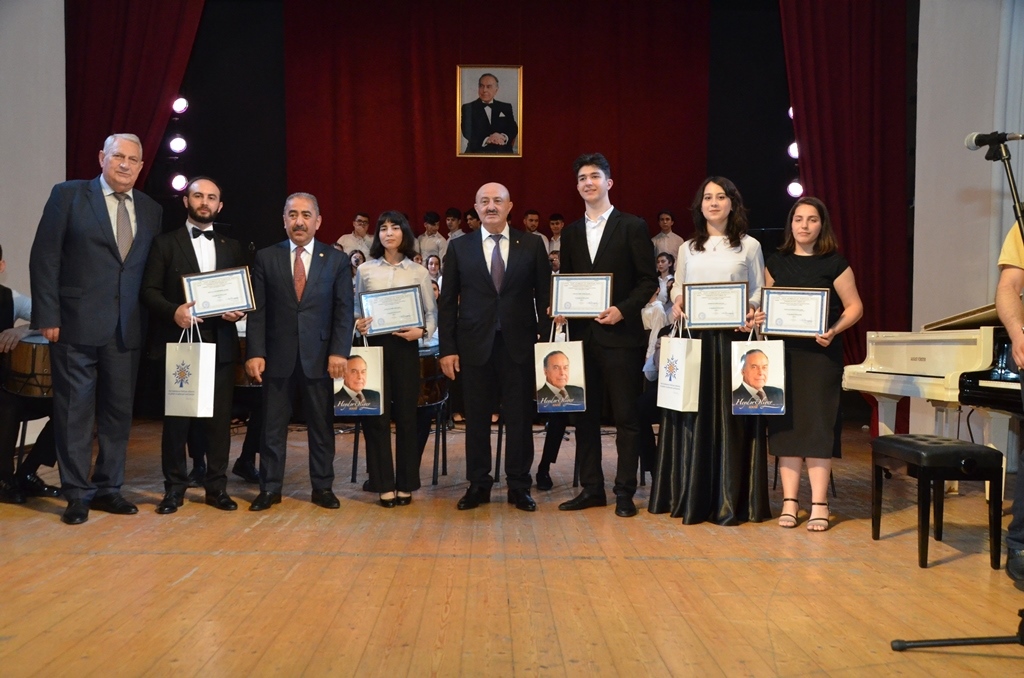 “Heydər Əliyev İli” çərçivəsində “Milli mədəniyyətimiz Heydər Əliyev ideyalarından güc alır” adlı tədbir keçirilib
