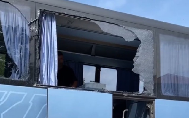 Rus Dram Teatrının avtobusu qəzaya düşdü - Video