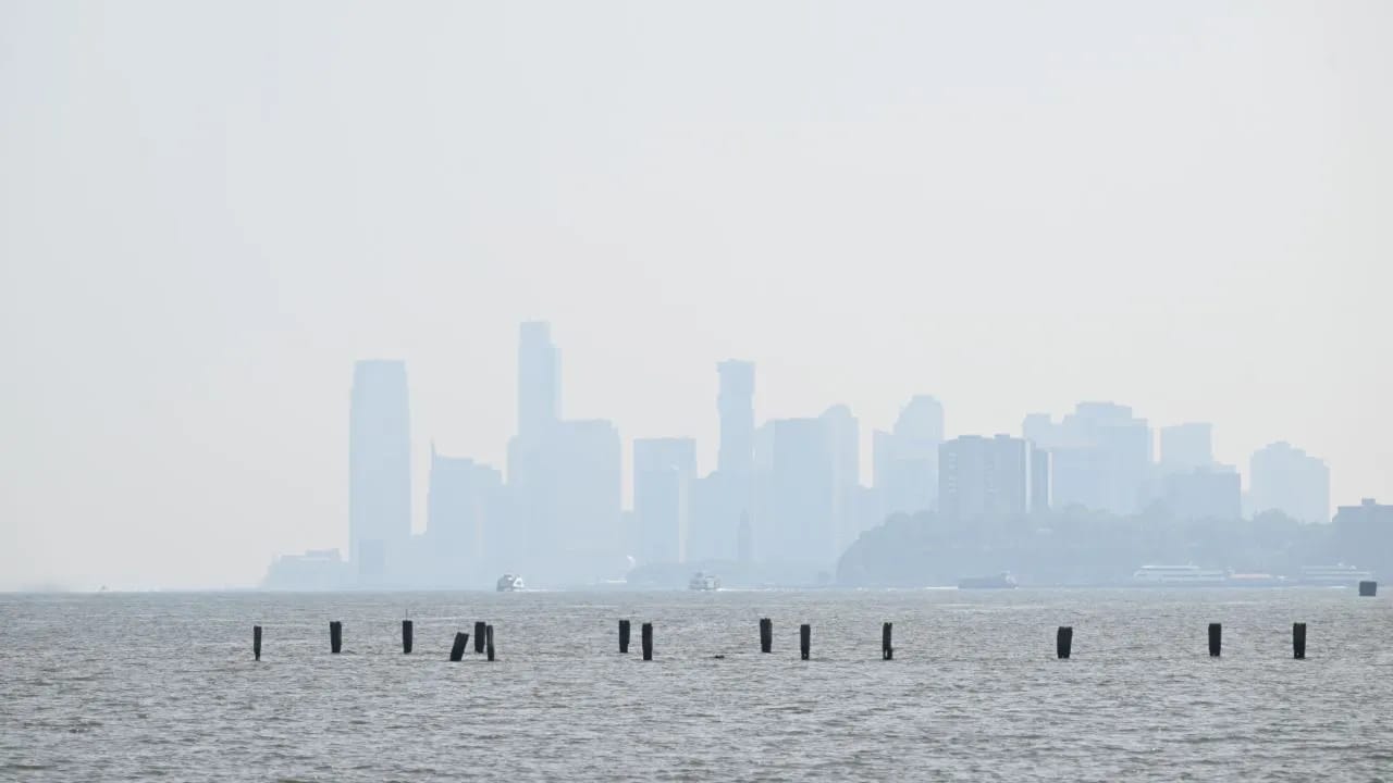 Kanadada meşə yanğınlarının tüstüsü Nyu-Yorka enib