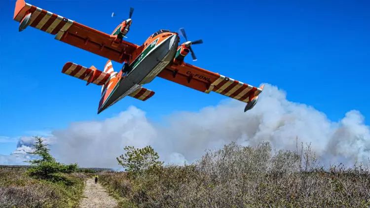 Kanadada meşə yanğınlarının baş verdiyi bölgə boşaldılır