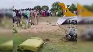 Hindistanda hərbi təlim təyyarəsi qəzaya uğrayıb: 2 YARALI
