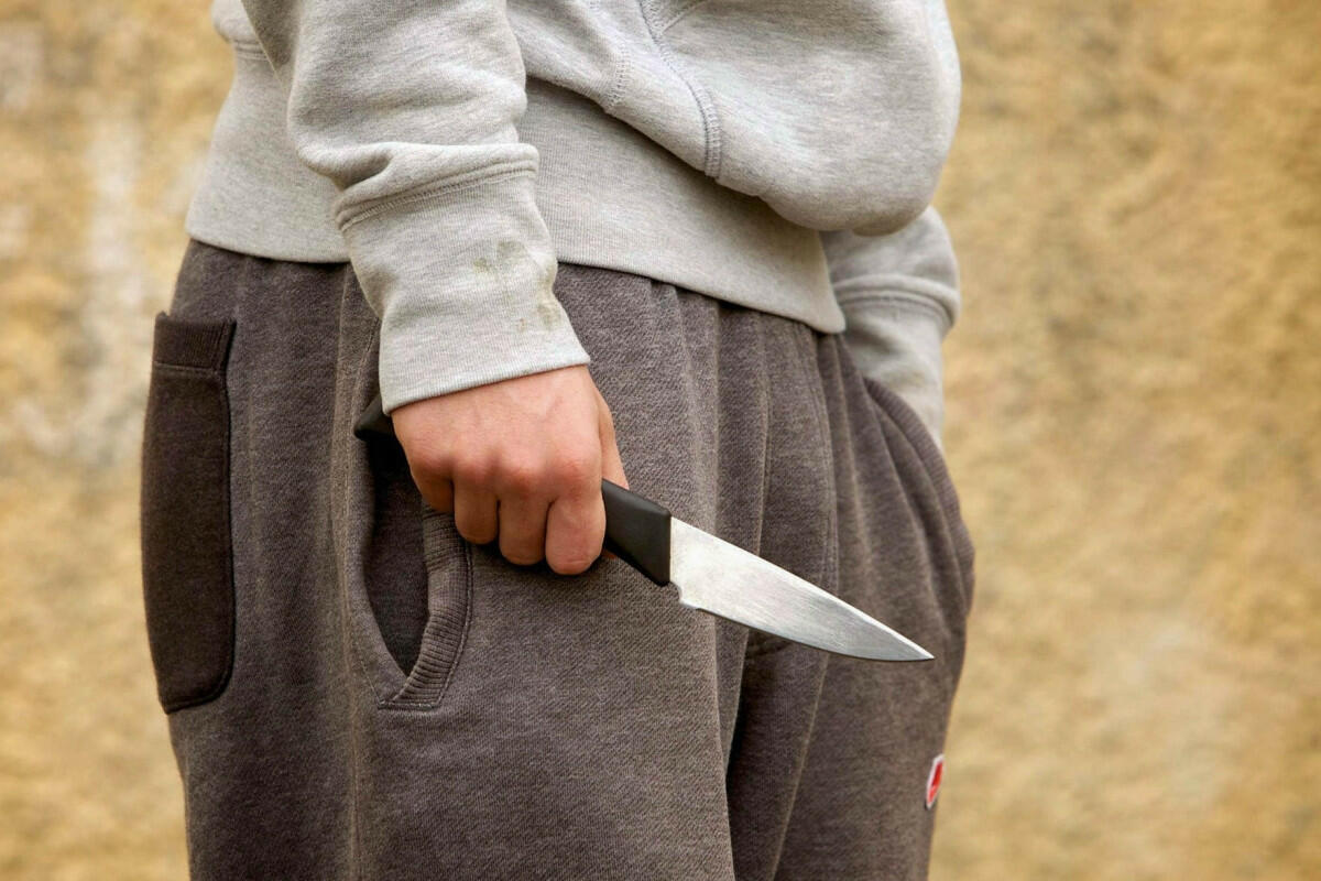 Bakıda oğlan özündən 15 yaş böyük qardaşını bıçaqlayıb