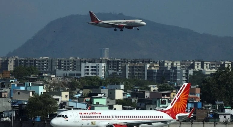 Təyyarədə qorxulu anlar: faciədən son anda qurtuldular