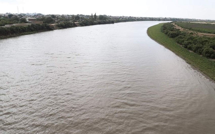 Yuxarı Şirvan kanalında bir nəfər batıb