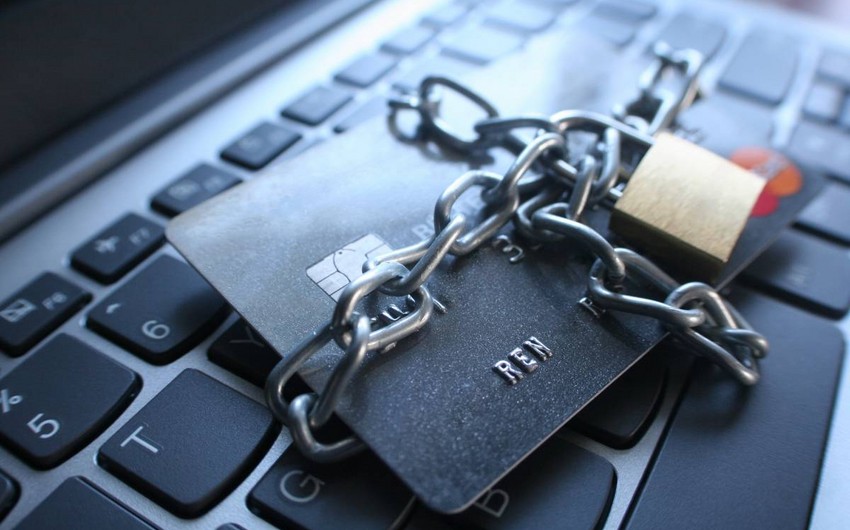 Bakı sakininin bank hesabından pul oğurlanıb