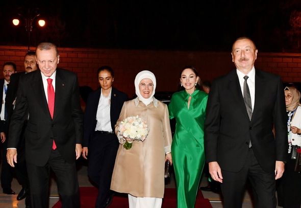 Bakıda Rəcəb Tayyib Ərdoğan və Əminə Ərdoğanın şərəfinə dövlət ziyafəti verilib - YENİLƏNİB + FOTO/VİDEO