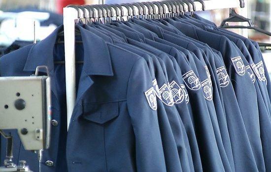 Yeni məktəbli formalarının QİYMƏTLƏRİ: köynək 15, şalvar və ətək isə 25 manat olacaq