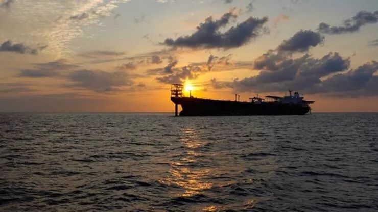 Yunanıstan Rusiya neftinin əsas daşıyıcısına çevrilib