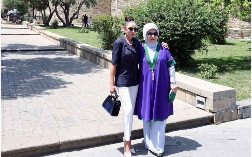 Azərbaycanın və Türkiyənin birinci xanımları İçərişəhərdə olublar - YENİLƏNİB