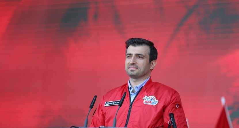 Səlcuq Bayraktar Bəxtiyar Vahabzadənin şeiri ilə Azərbaycanı təbrik edib